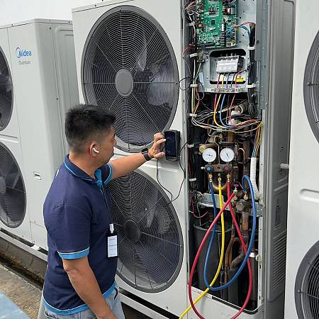 Perbaikan Mesin Chiller